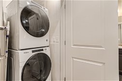 20 Laundry Room.jpg